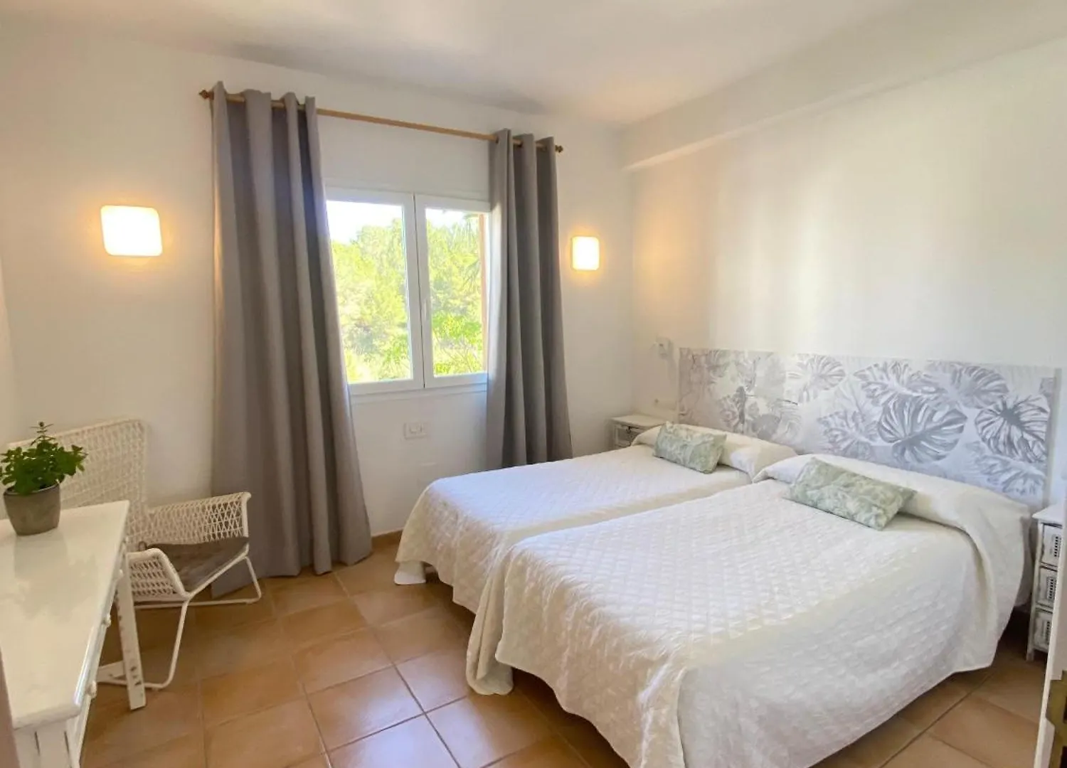 Apartamentos Ferrer Playa DPlaya Des Figueral